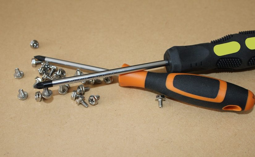 Kłopoty ze sprzętem AGD – jak działać, gdy lodówka nie chłodzi, a pralka cieknie?